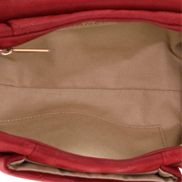Chanel Chic Quilt Flap Bag Quilted Iridescent Calfskin Small Red - Picture 6 of 9
